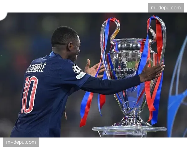 巴黎业余联赛决赛上演，制胜球模仿了登贝莱式的肋部内切射门