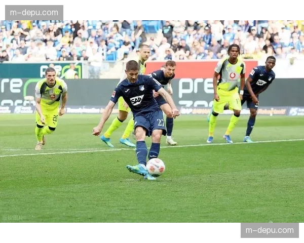 克拉马里奇补时第8分钟点球命中，帮助霍芬海姆完成绝杀